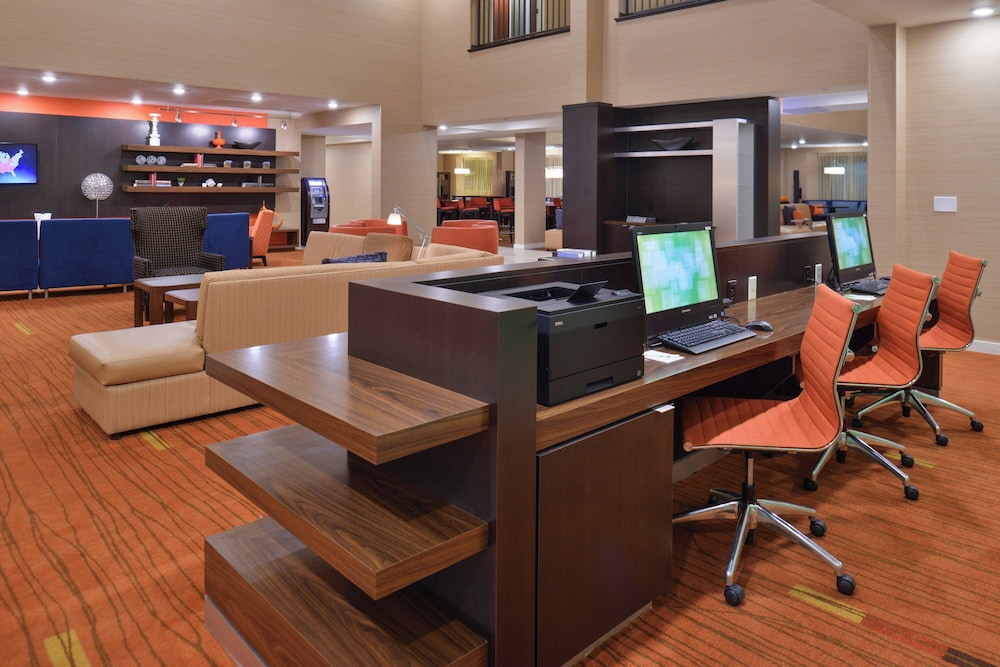 Courtyard By Marriott Decatur 39/50