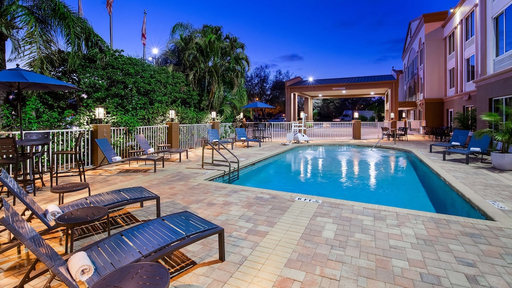 Best Western Plus Ambassador Suites Venice 1/40