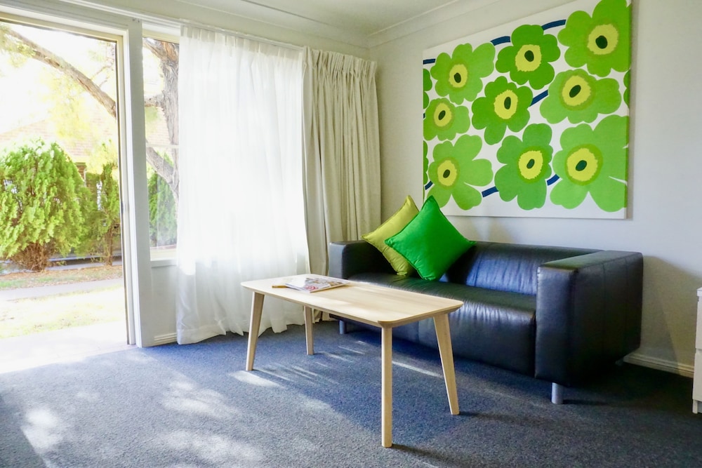 The Horatio Suites And Motel 29/49