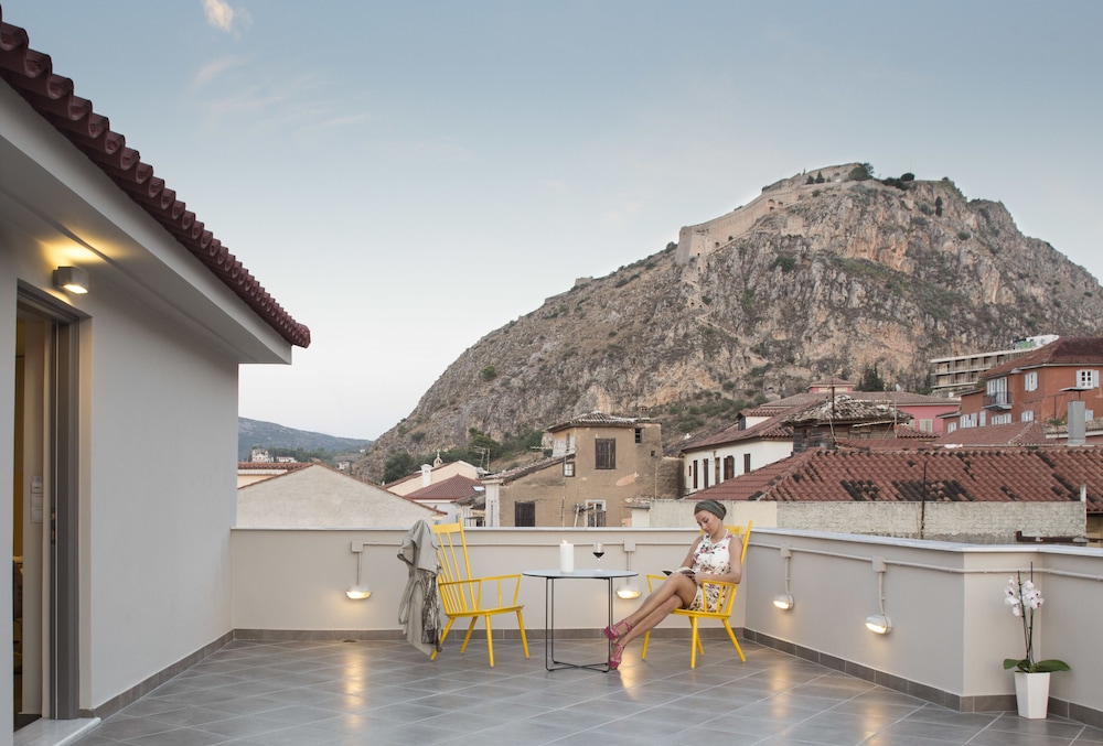 Athena Hotel 56/64