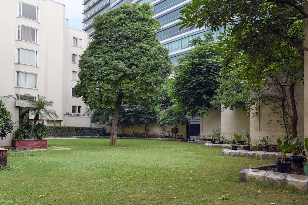 Sarovar Portico Surajkund Faridabad 35/38