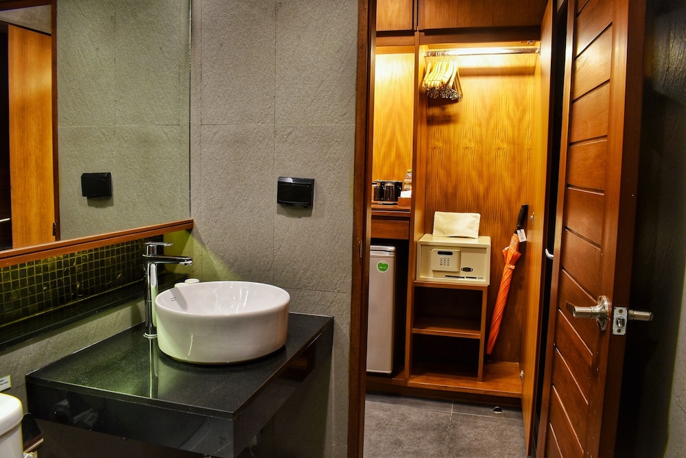 J4 Hotel Samui 48/50