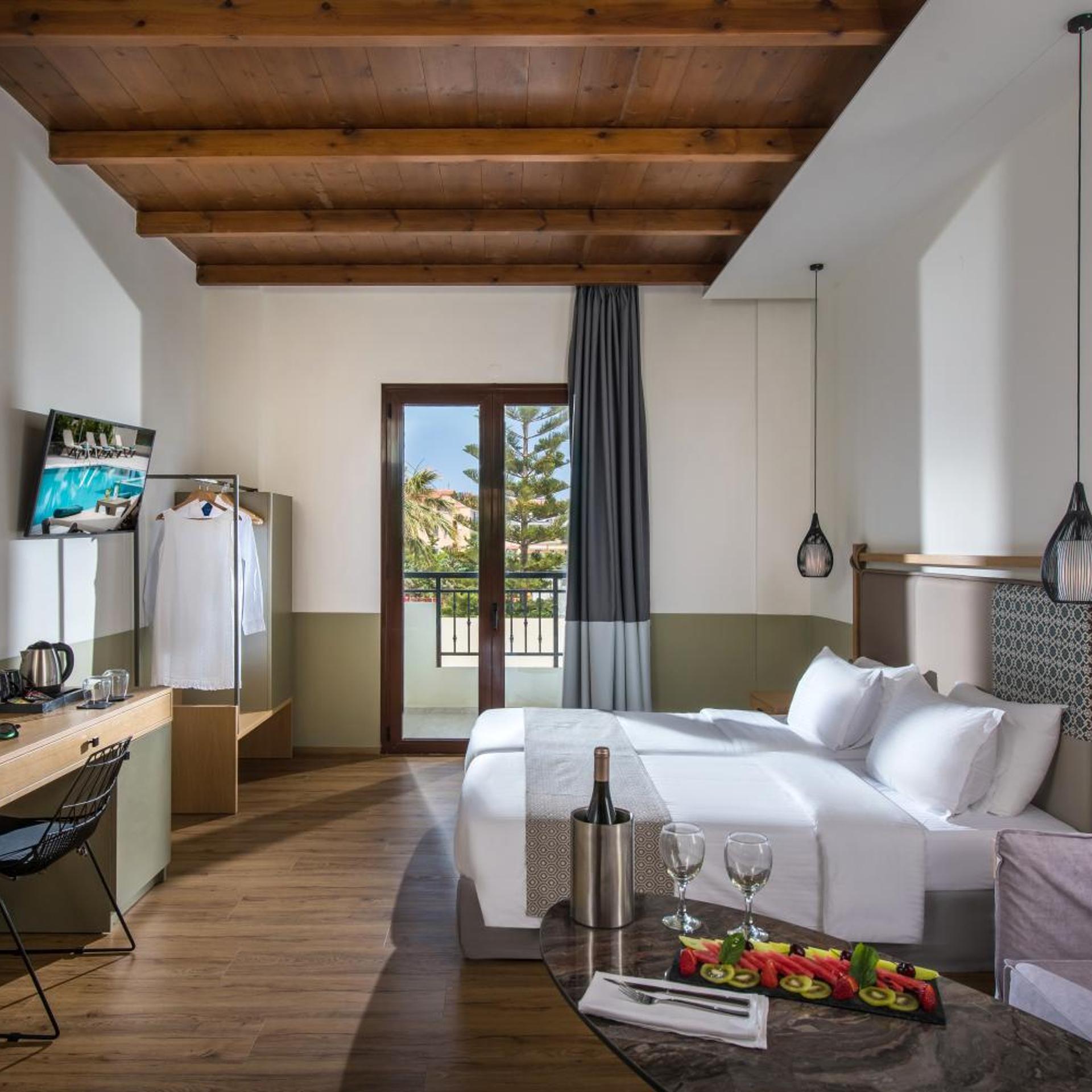 JUNIOR SUITE.