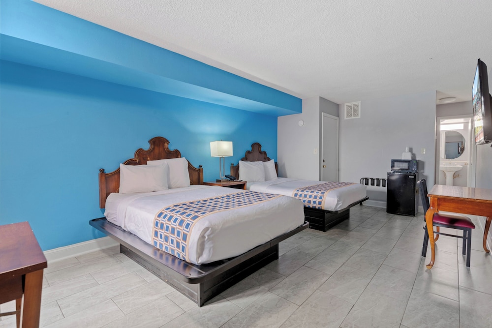 STANDARD, 2 QUEEN BEDS