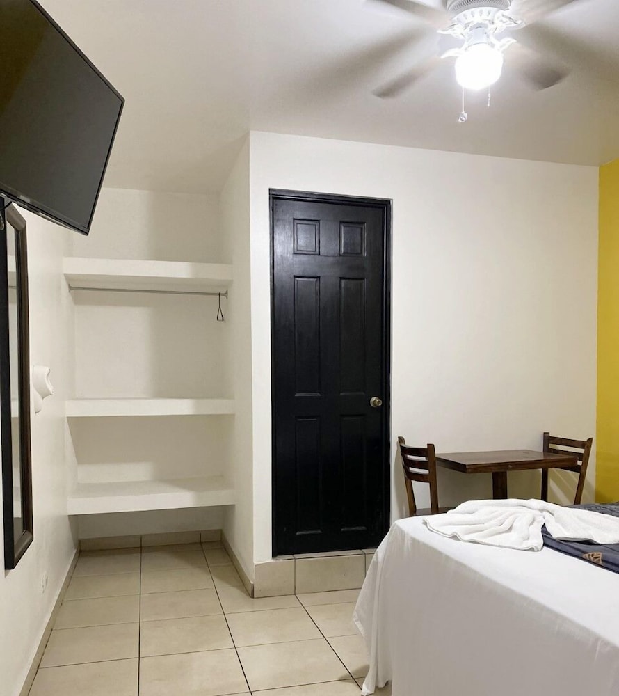 Hotel Quinta Avenida 37/56