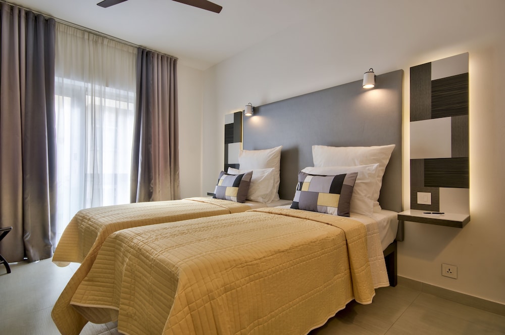 Valentina Hotel 8/50