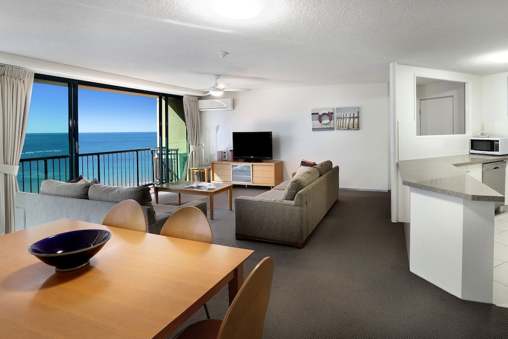 PENINSULAR BEACHFRONT RESORT 42/69