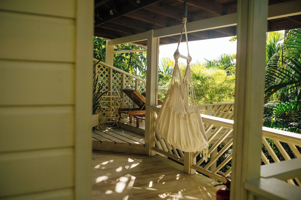 Tranquilseas Eco-Lodge, Diving Center, Restaurant &amp; Bar 21/50