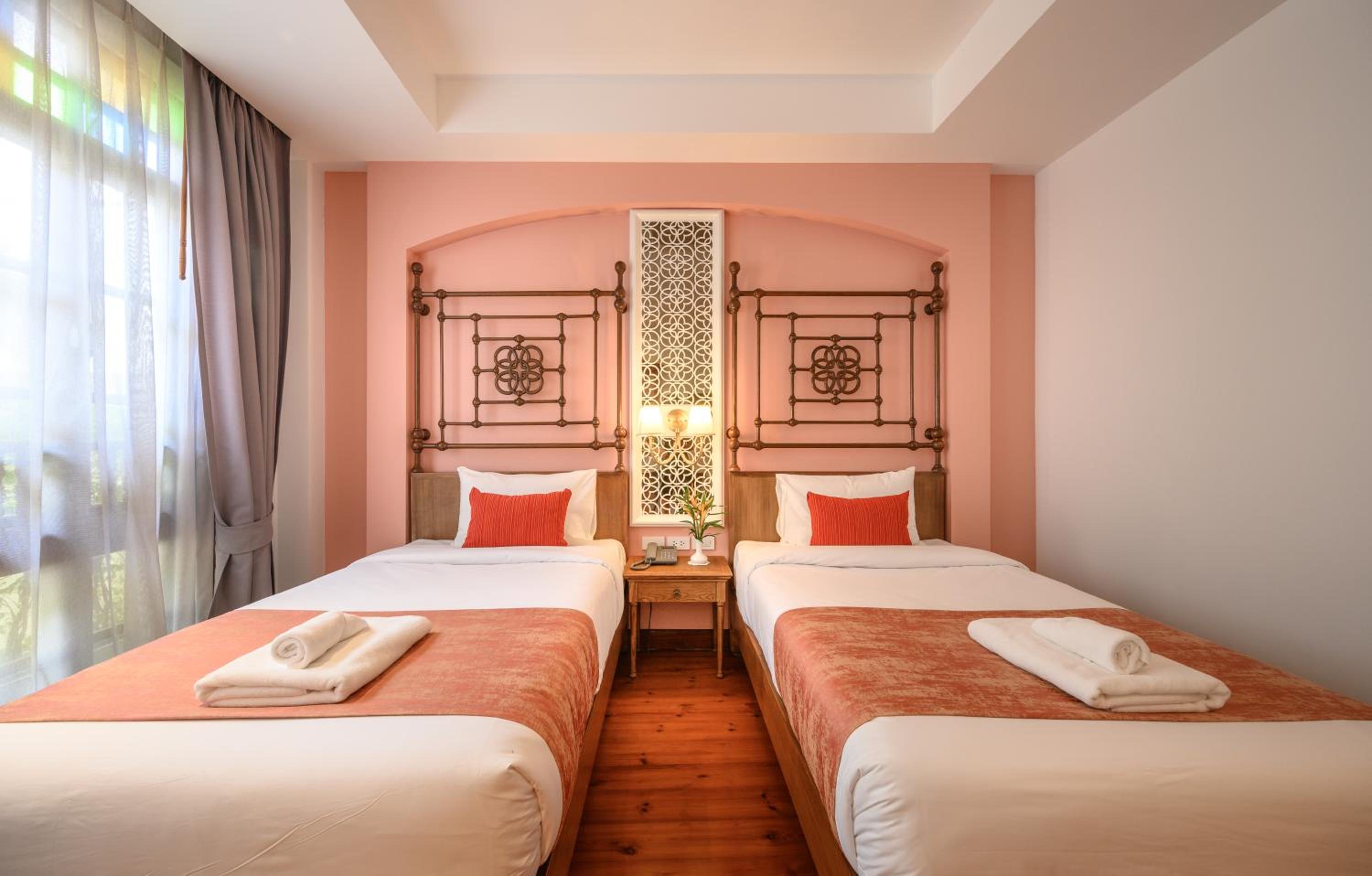 Superior, Twin Beds, WOO Gallery & Boutique hotel 2/9