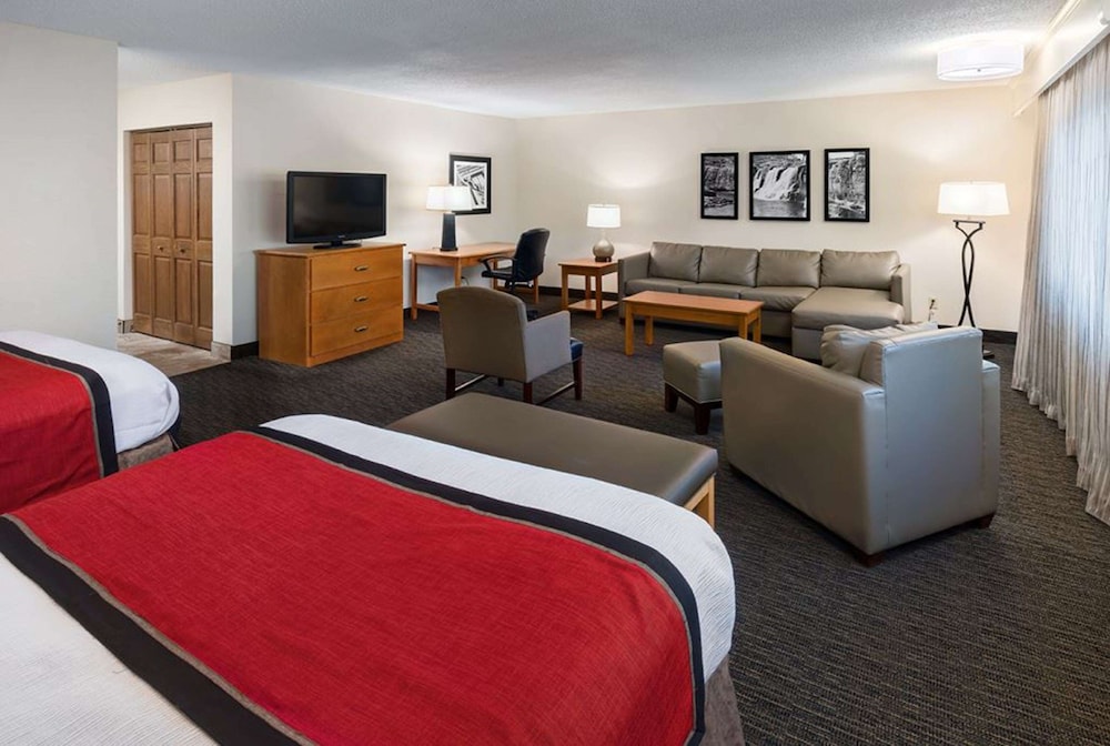 Best Western Plus Ramkota Hotel 8/21