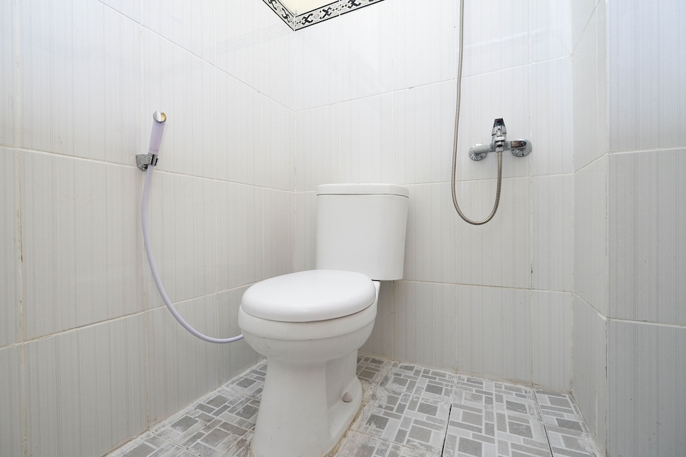 Super OYO Capital O 2258 Santana Syariah Guest House 18/41