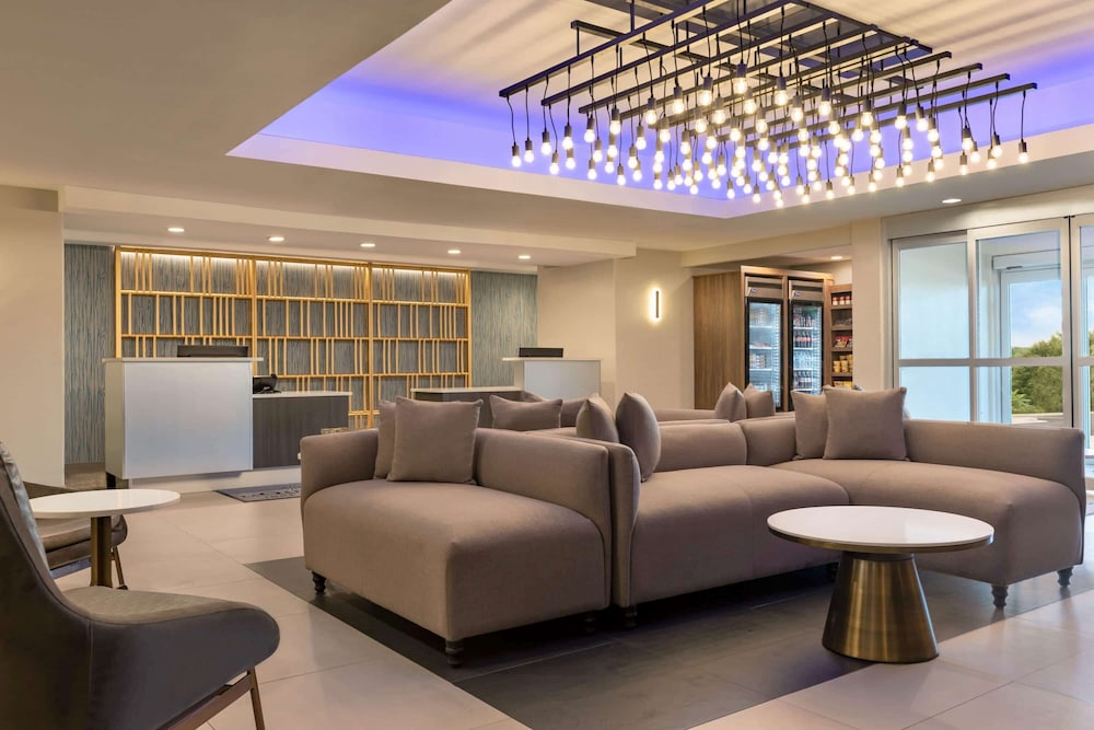 La Quinta Inn And Suites By Wyndham Port Arthur 24/50