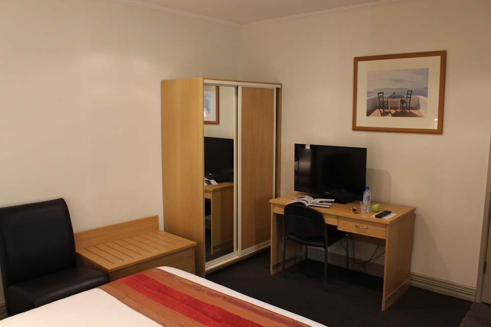 Edit Auckland Central 56/63