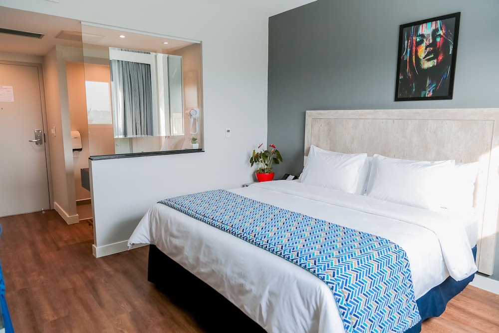 Deluxe Super King Bed