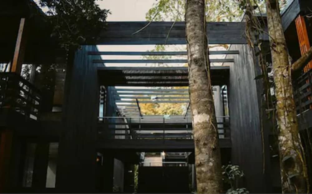 La Reserva Virgin Lodge 3/64