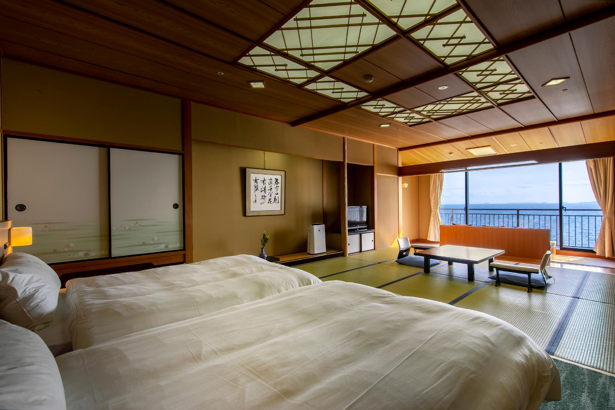 Special, Deluxe, Suite, Twin Beds, Ocean View, Night View