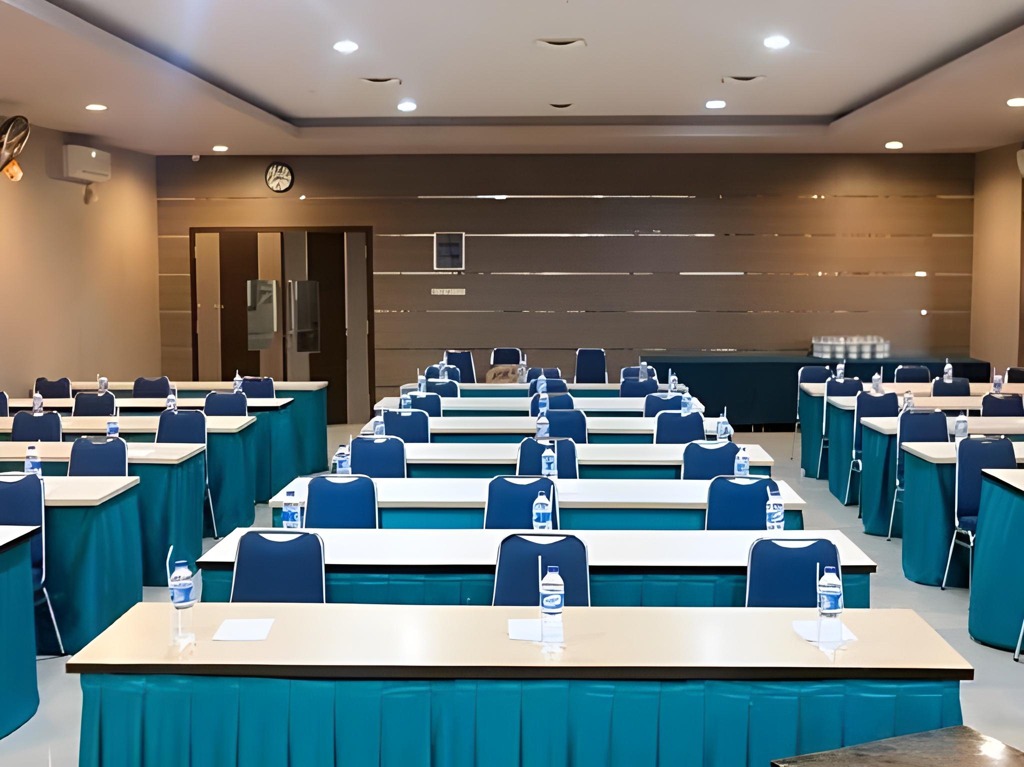 Grand Krakatau Hotel Serang 18/25