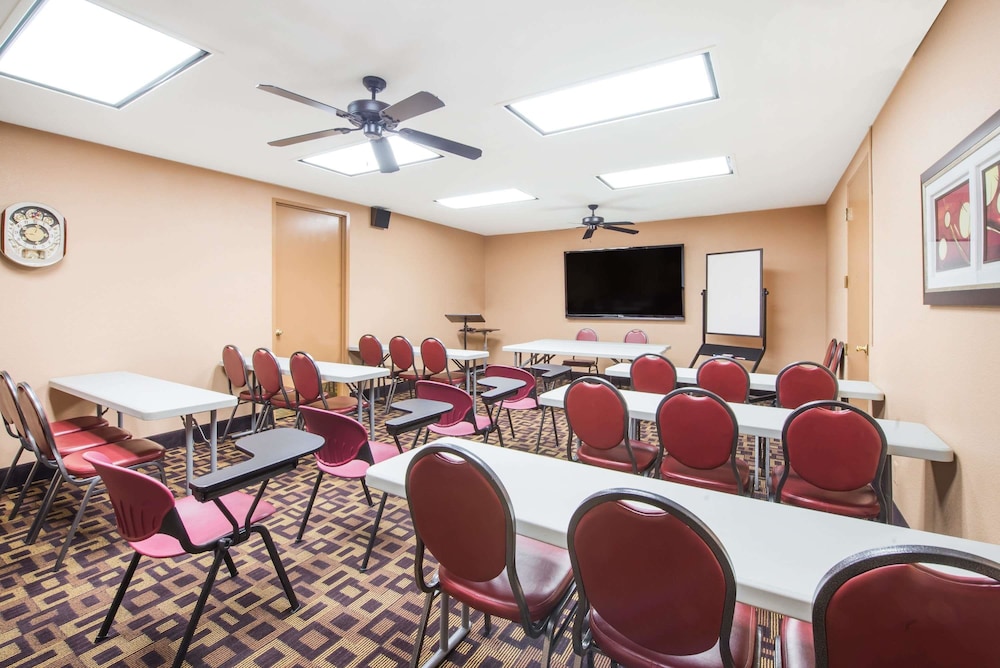 Travelodge by Wyndham Globe AZ 27/39