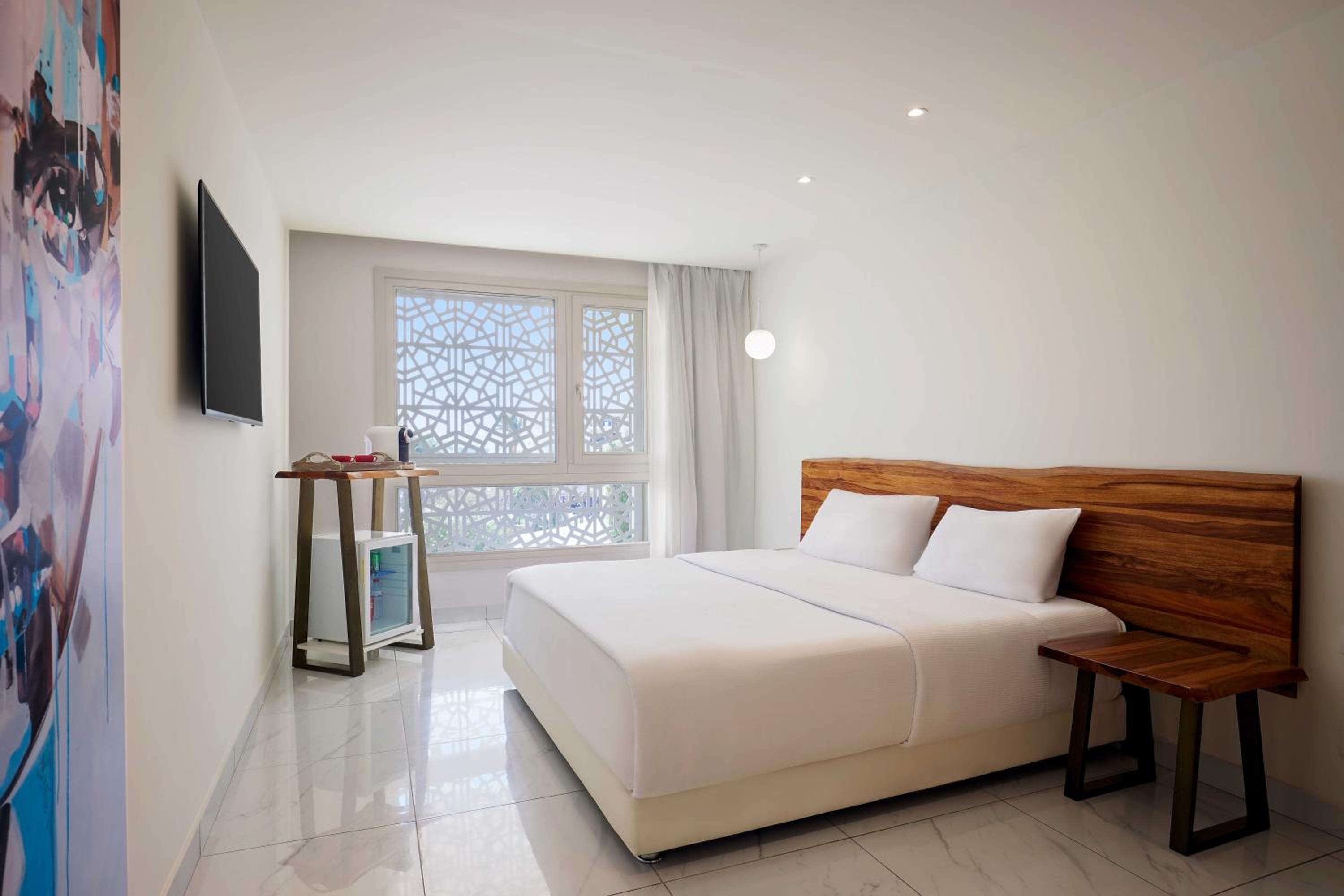 STANDARD SUITE