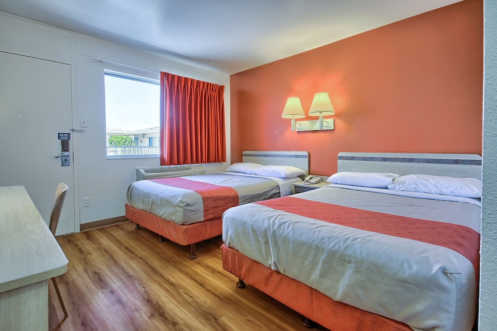 Motel6 Tulare, CA 16/60