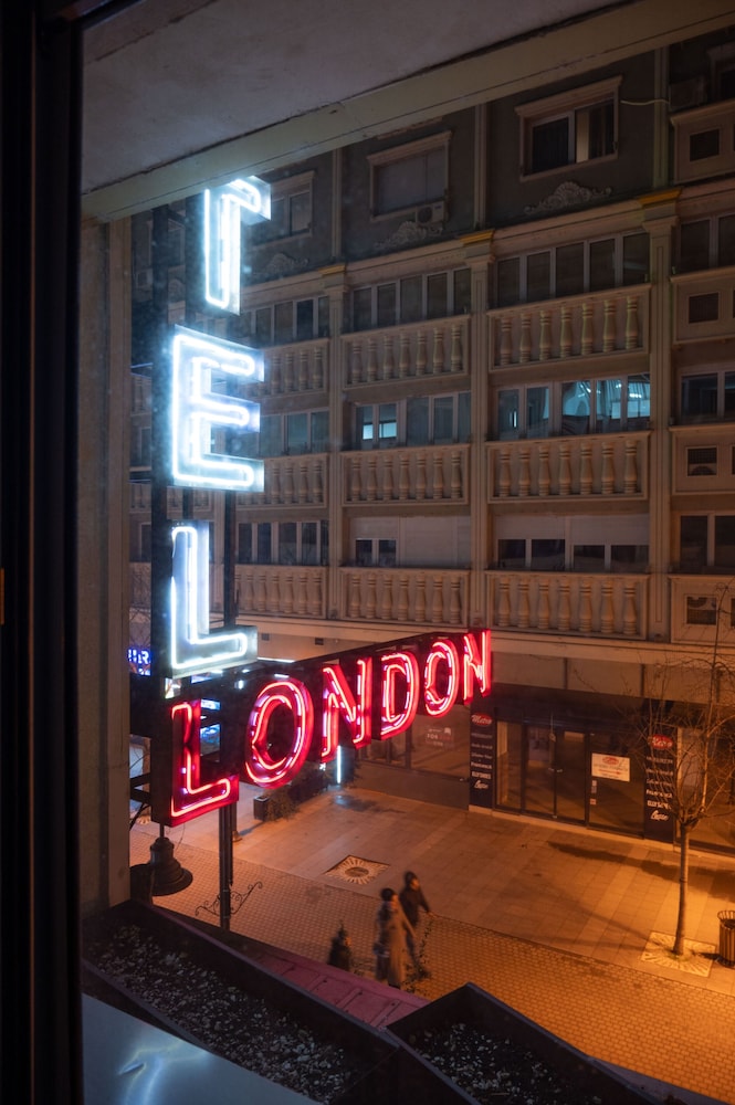 Hotel London B&B 25/44