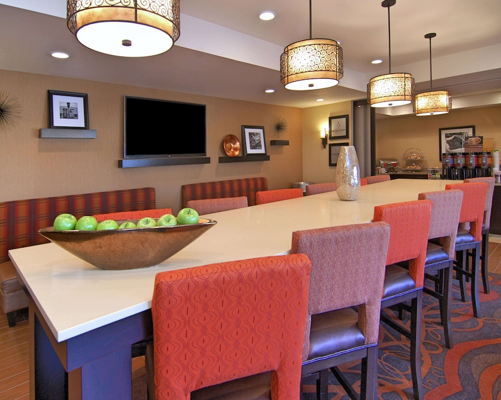 Hampton Inn Troy 25/28