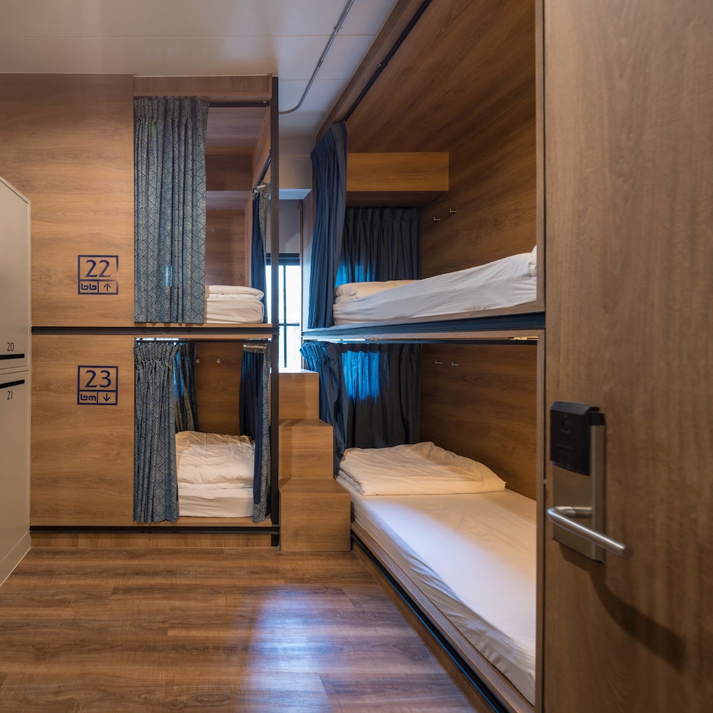 Natee Hostel 18/47