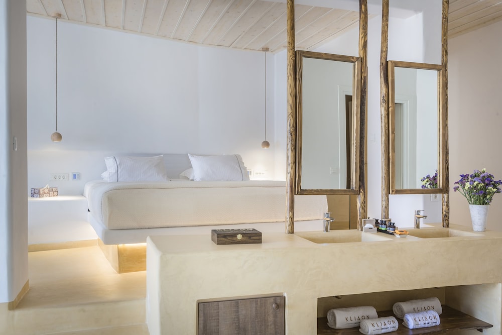 Klidon Dreamy Living Suites 42/43
