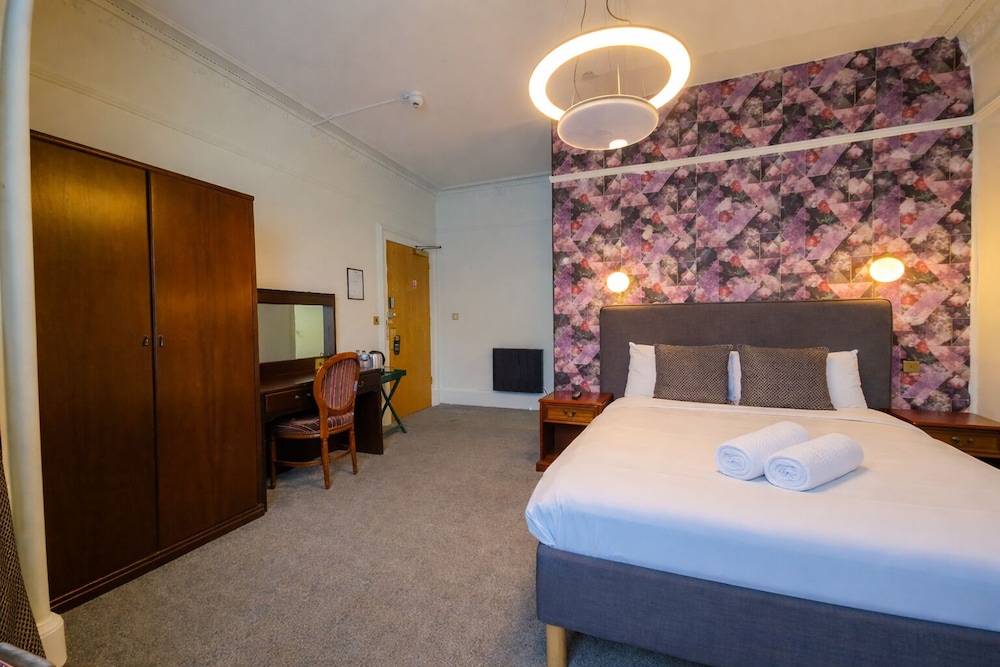 Lovat Hotel 13/42