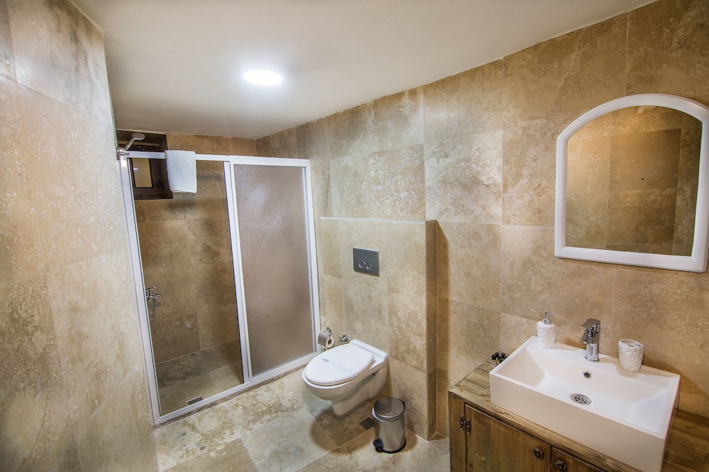 Ozbek Stone House 46/50