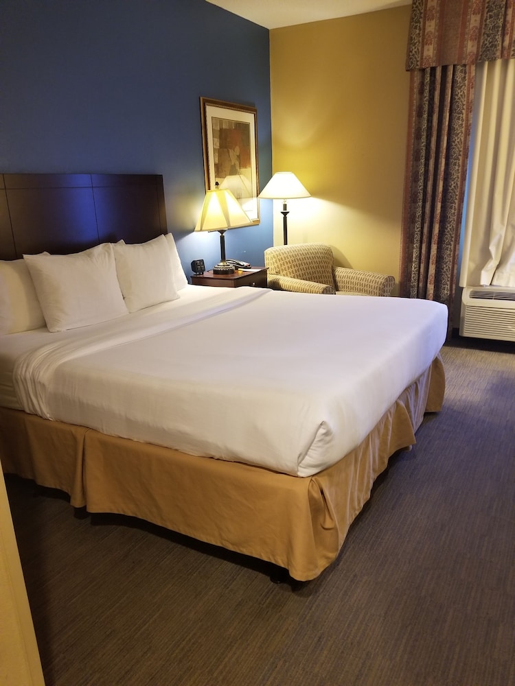 Days Inn By Wyndham Tulsa Central 22/42