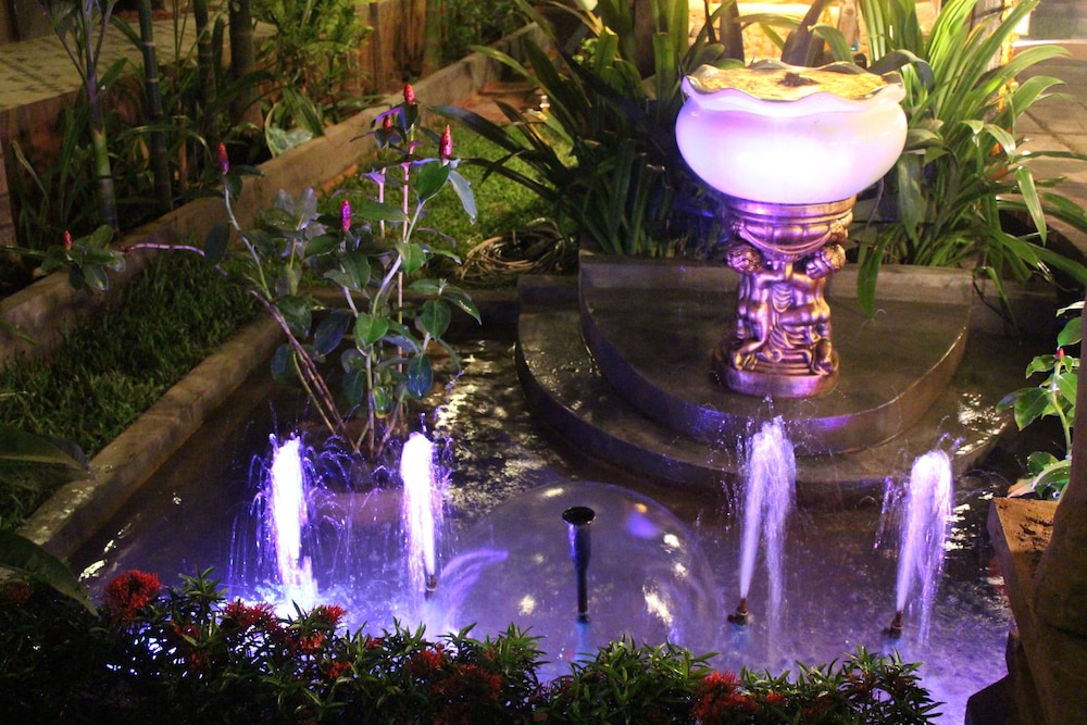 Central Night Hotel photo4