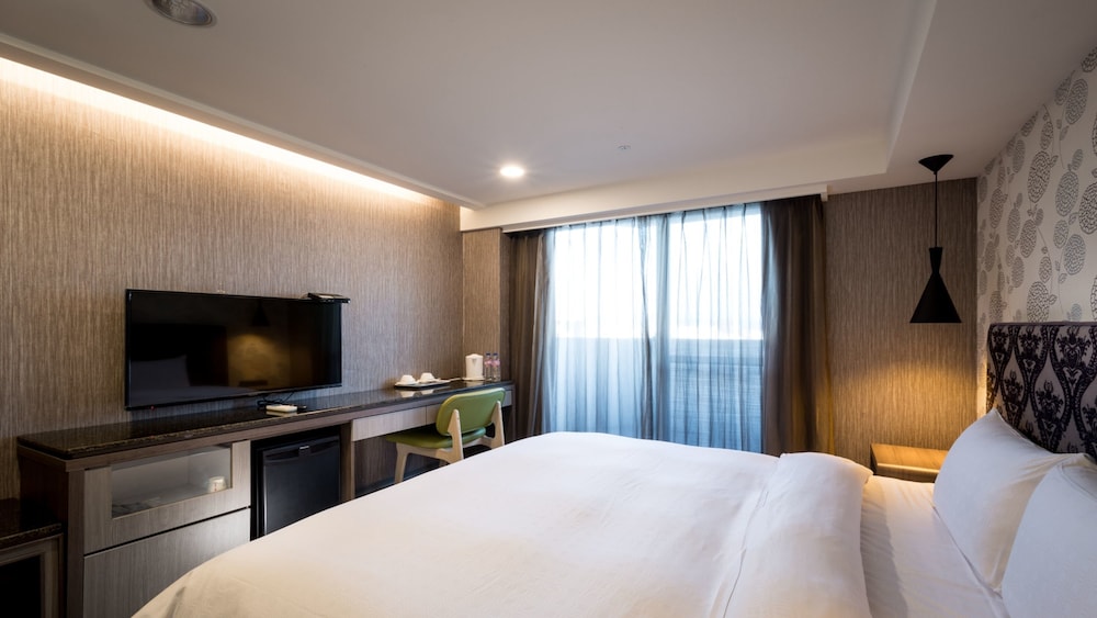 Zaw Jung Business Hotel 26/42