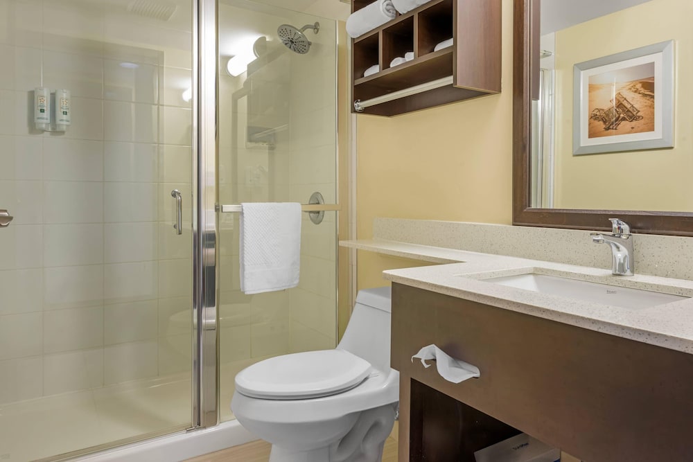 Quality Inn & Suites Bathurst, NB 47/50
