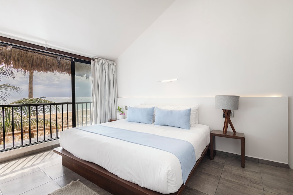 LUXURY, SUITE, KING BED, SEA VIEW, PRIVATE BATHROOM