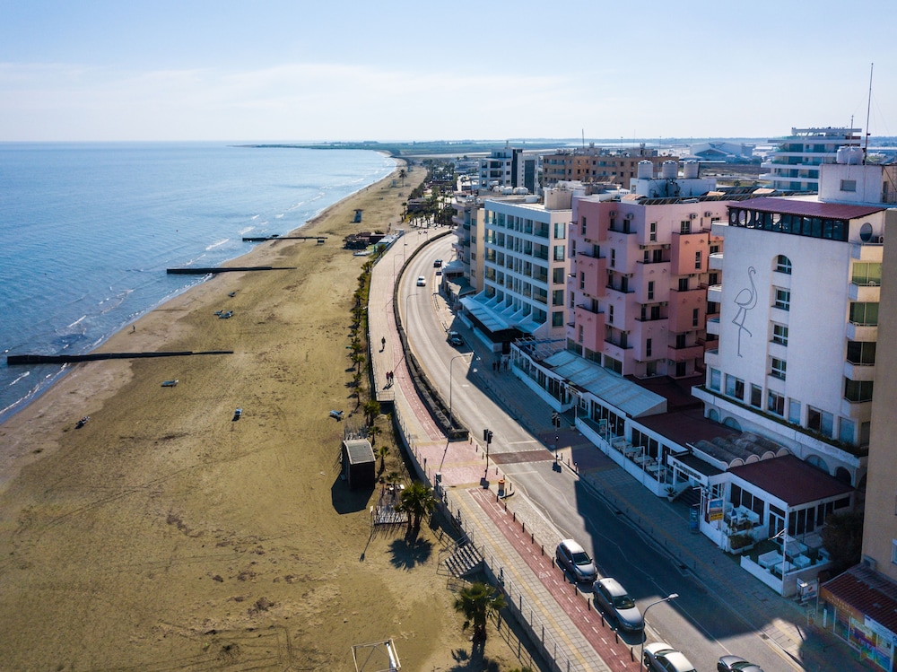 Flamingo Beach Hotel 35/35