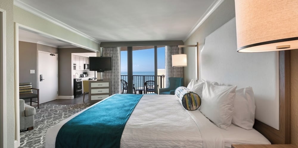 Palm, Spa, Suite, King Bed, Ocean View