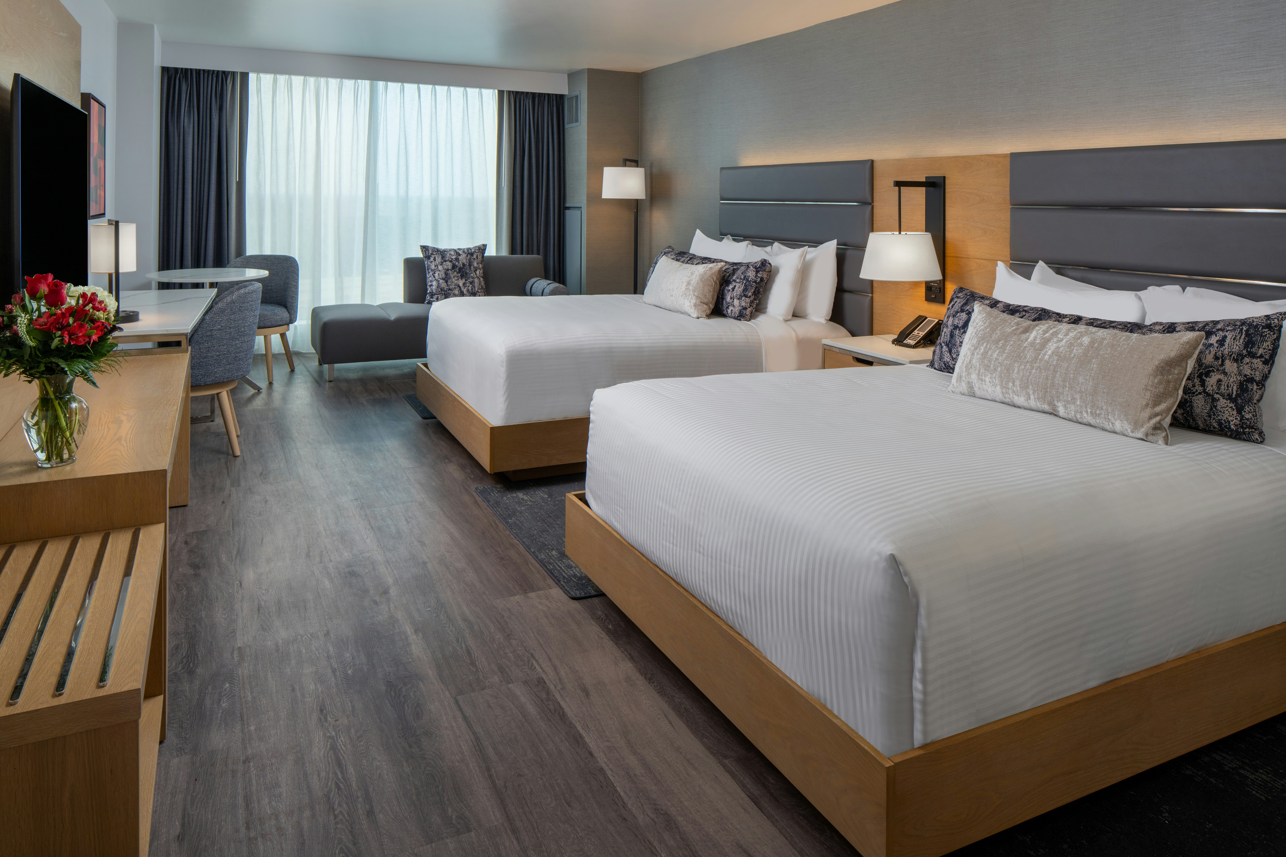 DELUXE, 2 QUEEN BEDS, ACCESSIBLE