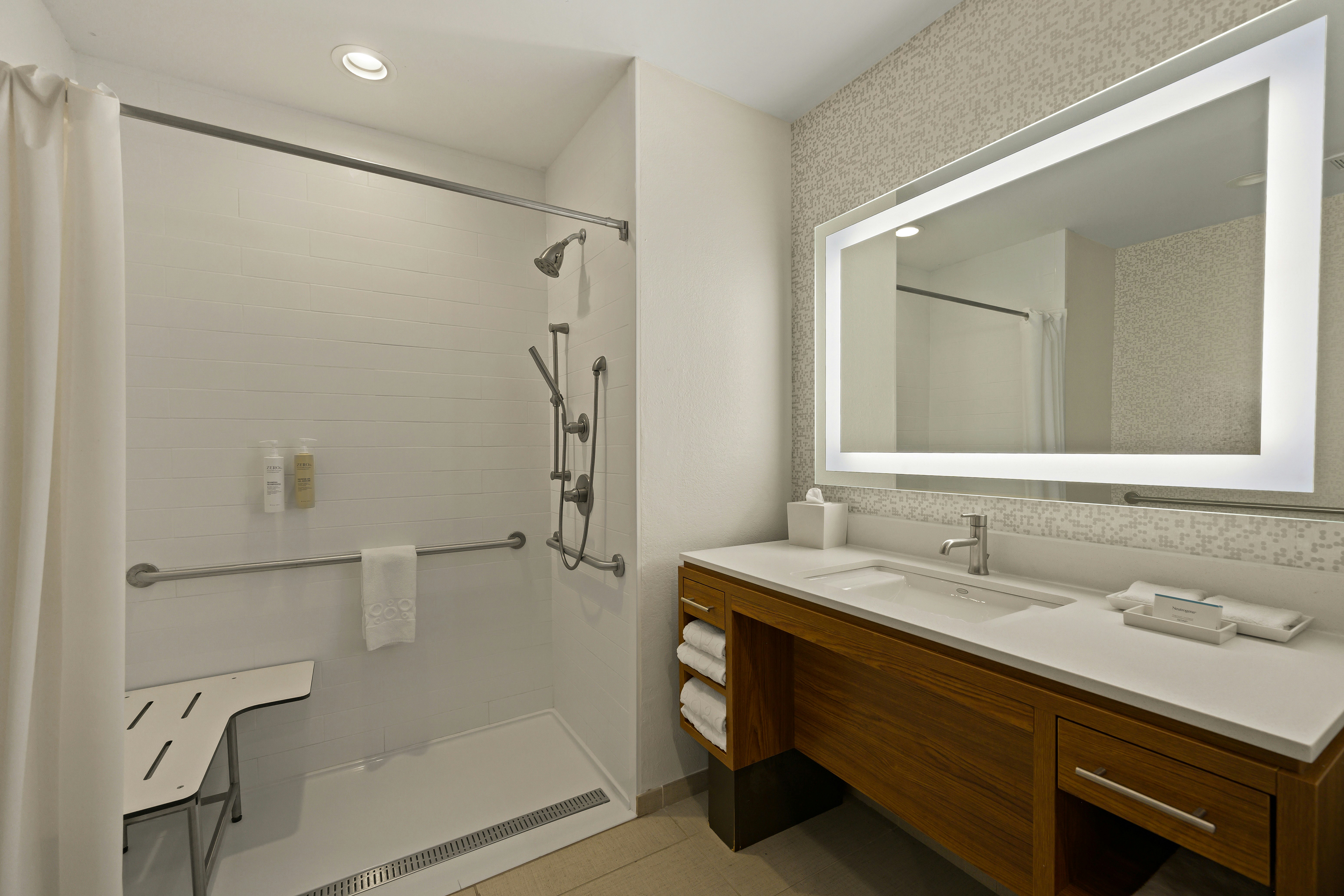 استوديو بسريرين كوين لذوي الإعاقة، Home2 Suites By Hilton Baytown 2/3