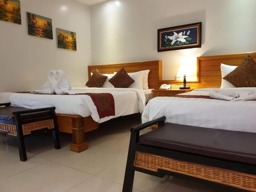 Aristocrat Residence Hotel 25/80