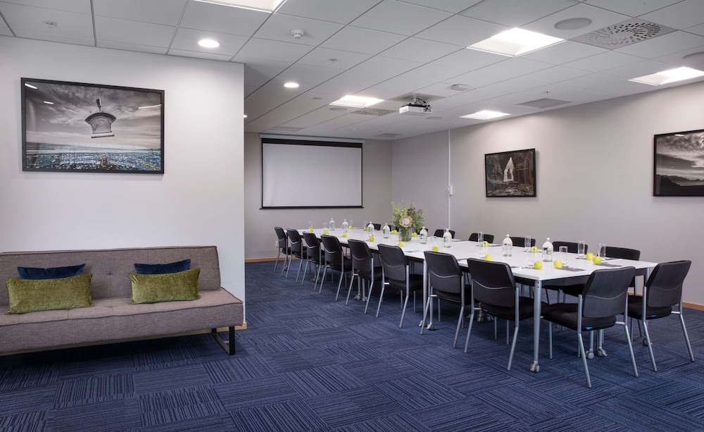 Rydges Wellington Airport 54/64