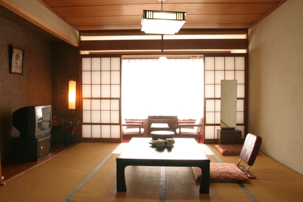 Hotel Shiraiwa 19/20