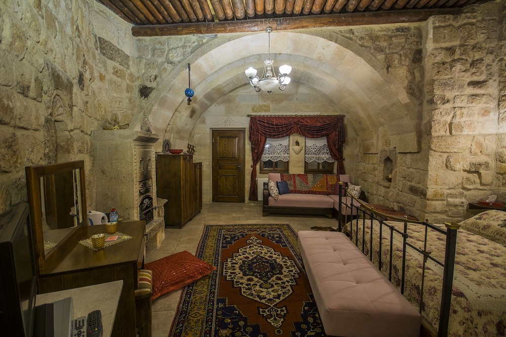 Assiana Cave House 6/50