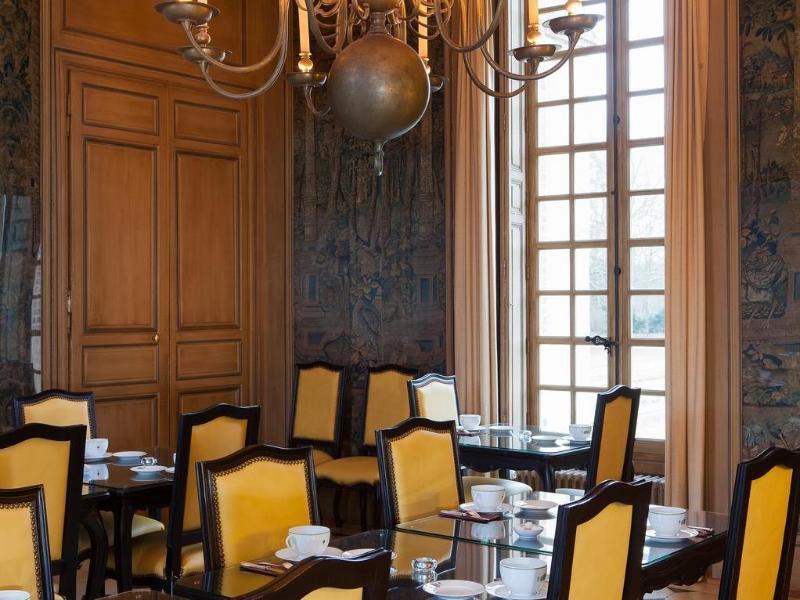 Chateau de Bourron 24/30