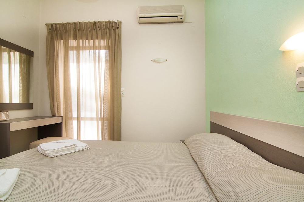 Skinos Apartments And Studios 12/40