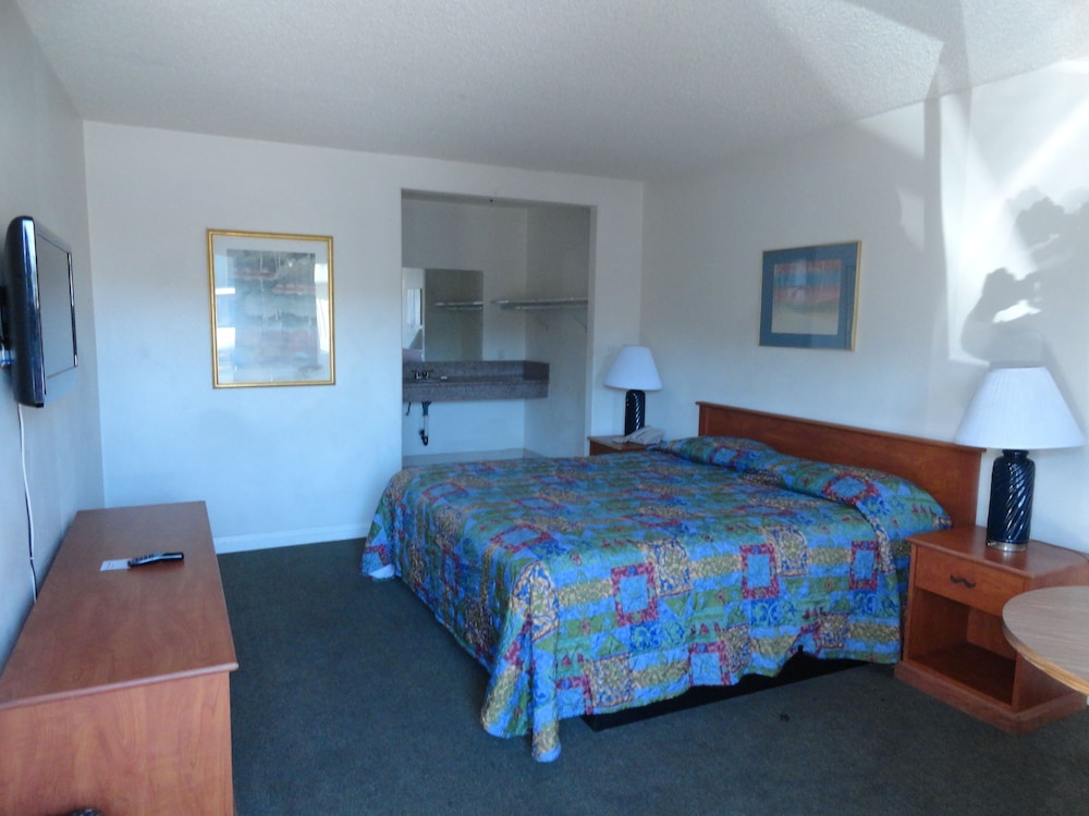 Travel Inn 7/33