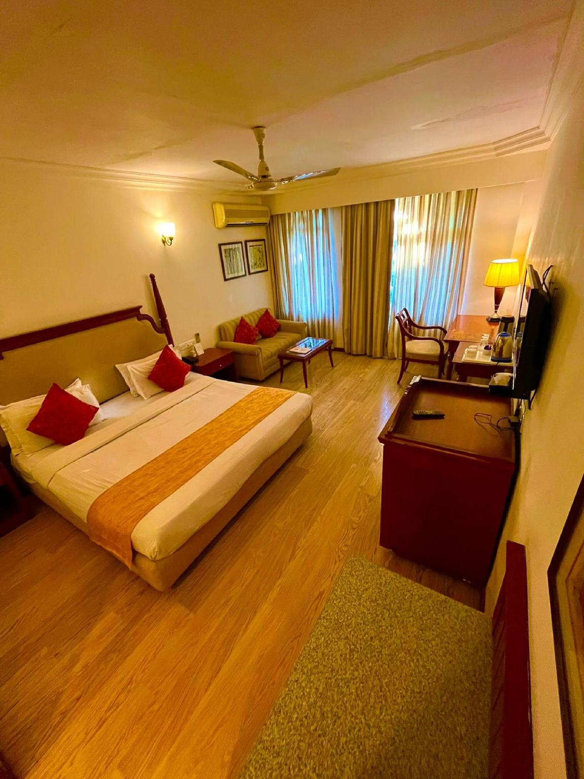 PALANPUR PALACE - MOUNT ABU 7/39