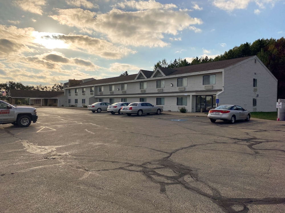 Motel6 Norway, MI 22/28