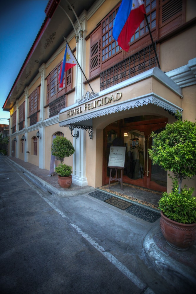 Hotel Felicidad 4/69