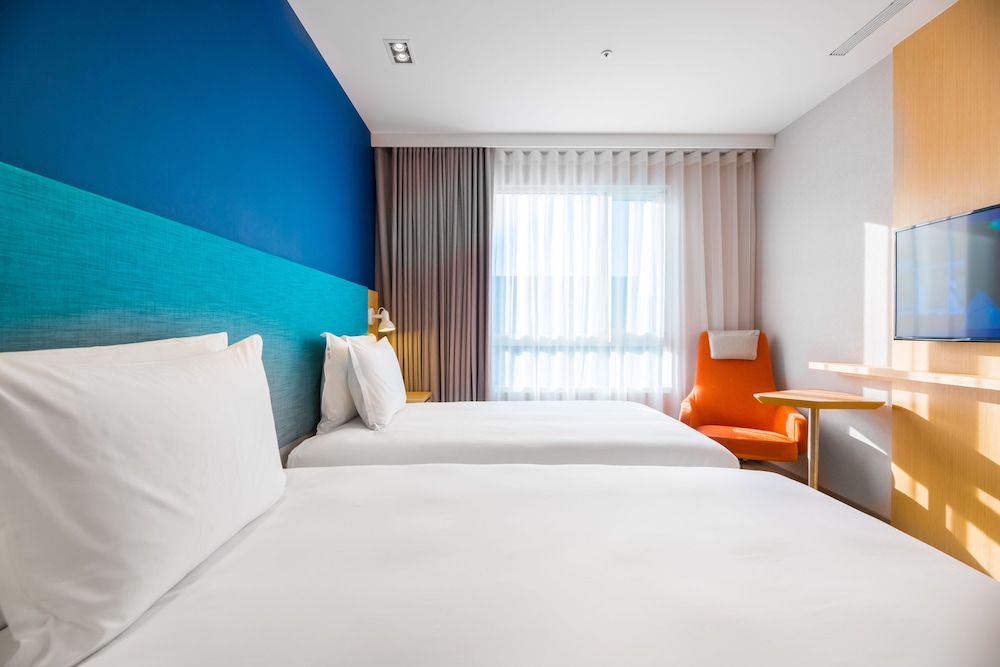 Holiday Inn Express Taichung Fengchia 15/51